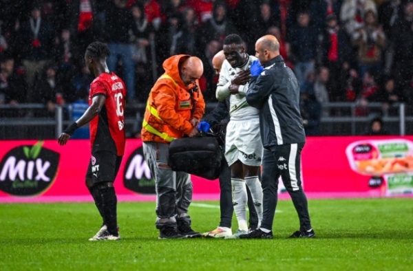 Cựu sao Arsenal đem đến cơn đau đầu cho Monaco