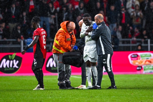 Cựu sao Arsenal đem đến cơn đau đầu cho Monaco
