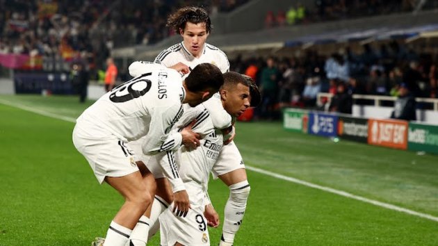 Đạt mốc 50 bàn, Mbappe chỉ kém Messi tại Champions League
