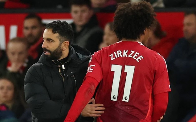 Dấu chấm hết cho Zirkzee tại Man Utd