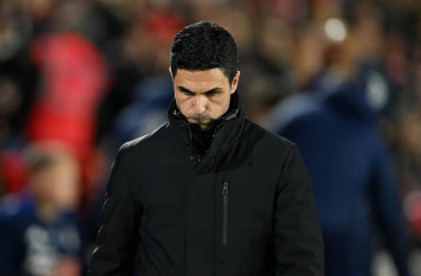 Đấu PSV, Arsenal gặp vấn đề ở cả 3 tuyến
