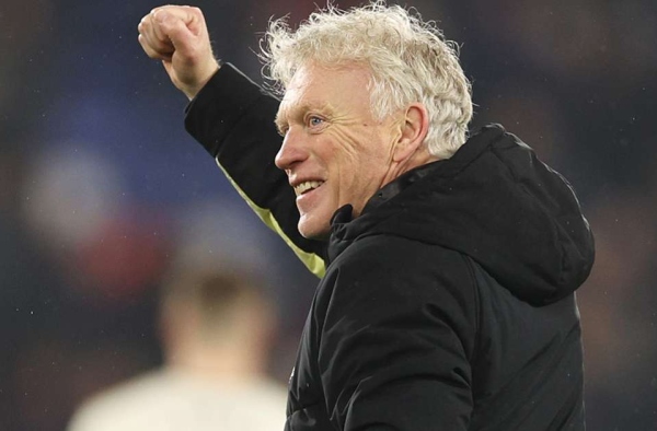 David Moyes tài tình, Everton vượt mặt MU