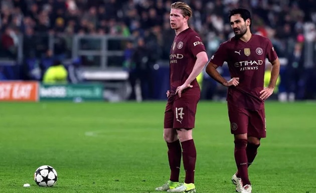 De Bruyne, Gundogan rời đi? Pep Guardiola đứng trước bài toán khó