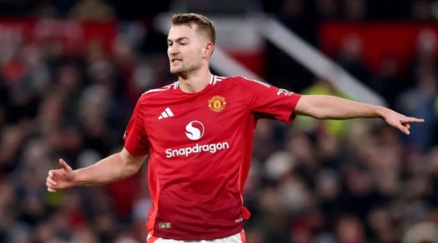 De Ligt tiết lộ cảm giác thi đấu ở MU