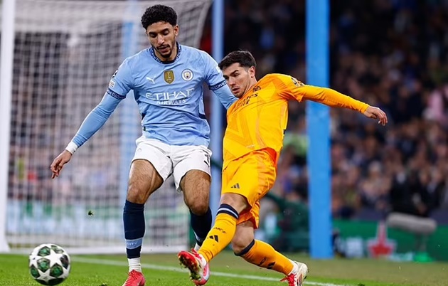 Deco nhắm vào khoản chi 180 triệu bảng của Man City