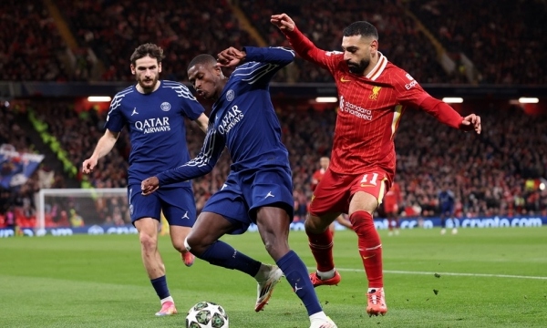 Dembele làm khổ hàng thủ Liverpool, Slot yêu cầu Salah lui về phòng ngự