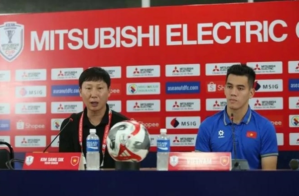 Điểm tin ASEAN Championship 10/12: Lào cắt chuỗi của Việt Nam; Truyền thông Indonesia "rén" Quang Hải