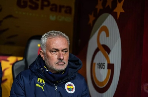 Diễn biến mới vụ phân biệt chủng tộc: Jose Mourinho kiện ngược Galatasaray