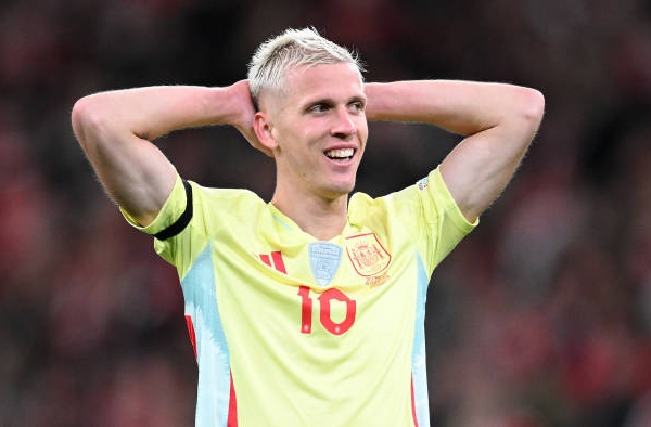 Điều khoản cho phép Dani Olmo rời Barca miễn phí ngay trong tháng 1