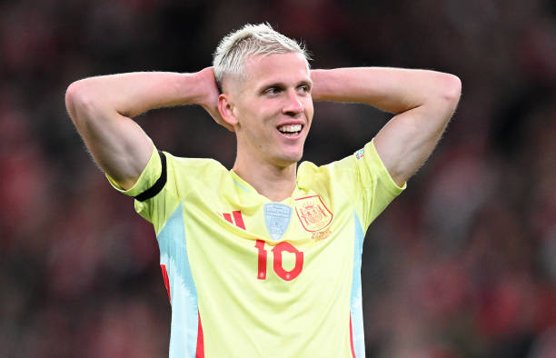 Điều khoản cho phép Dani Olmo rời Barca miễn phí ngay trong tháng 1