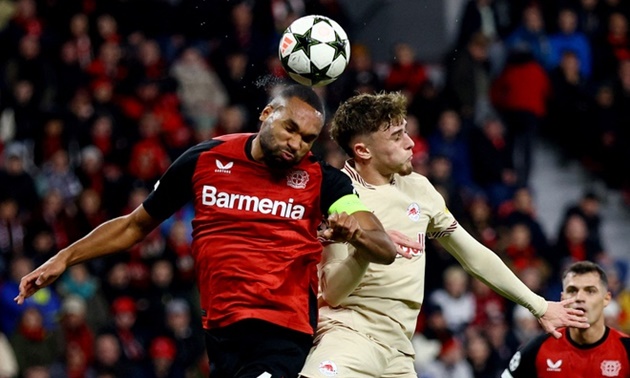 Động thái chiêu mộ Jonathan Tah của Barcelona gặp phải rào cản