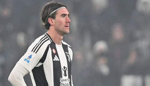 Động thái mới nhất của Vlahovic giúp Arsenal mừng thầm