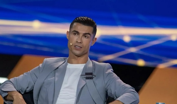 Đồng ý gia hạn, Ronaldo yêu cầu Al-Nassr mua sao M.U để tăng cường sức mạnh