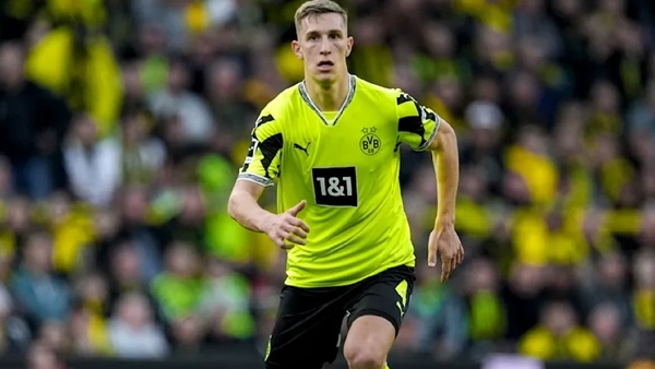 Dortmund khủng hoảng, Liverpool chiêu dụ trụ cột