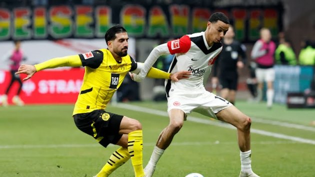Dortmund thua trắng Frankfurt, top 4 trở nên xa vời