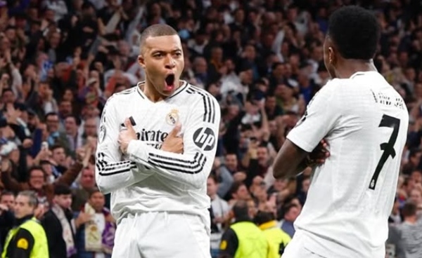 Được Zidane đến sân cổ vũ, Mbappe lập tức phản ứng