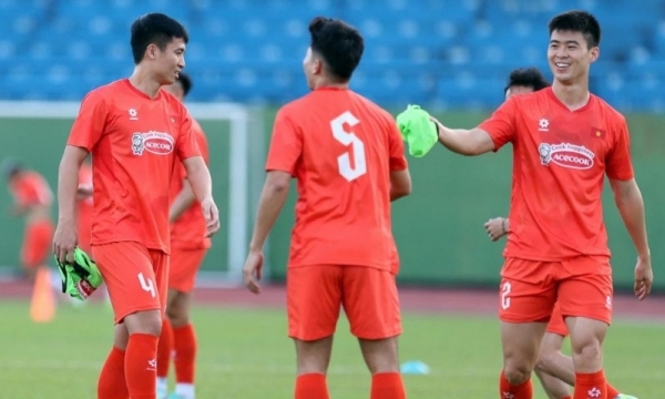 DUY MAH - Trưởng phòng Biển tạm thời rời Việt Nam, Tien Linh trở lại luyện tập