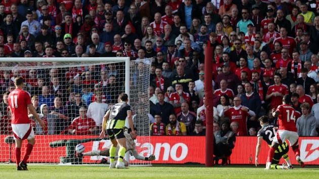Ederson đã từ bỏ hoàn toàn, Manchester City đã được khu rừng công nhận