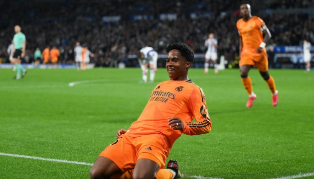 Enrique từ chối tin đồn rời khỏi Real Madrid, quyết tâm xác nhận vị trí