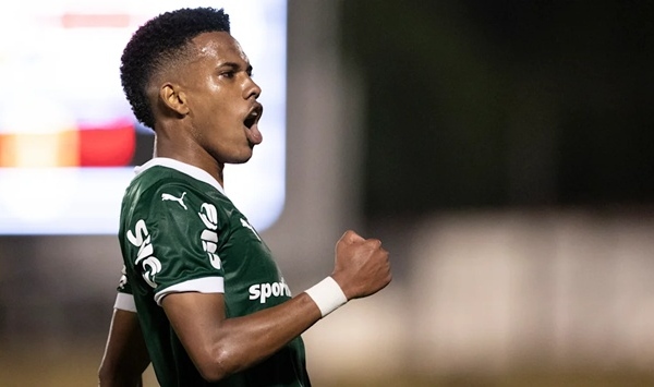Estevao Willian vượt mốc của Neymar trước tuổi 18