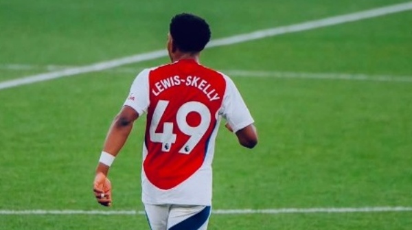 Fan Arsenal 'dậy sóng' với Lewis-Skelly