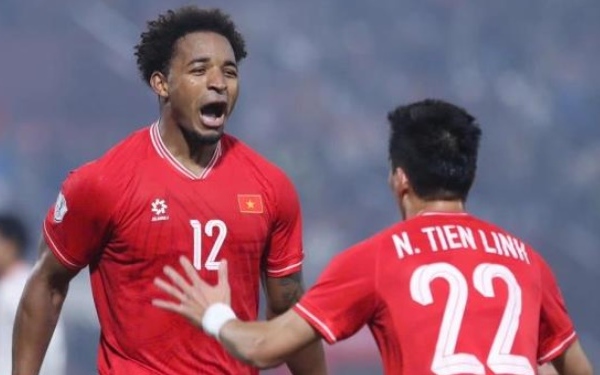 Fanpage FIFA bất ngờ 'trêu' Tiến Linh, hát về Xuân Son