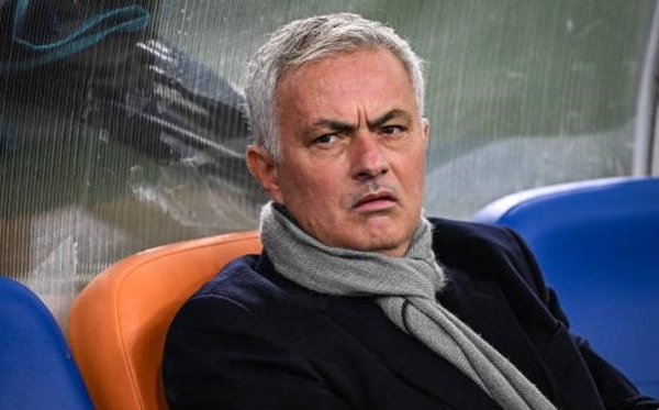 Fenerbahce thắng dễ, Mourinho hết lời khen ngợi 1 cái tên