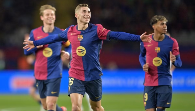 Fermin Lopez chói sáng trong ngày Barcelona thắng đậm Valencia 7-1