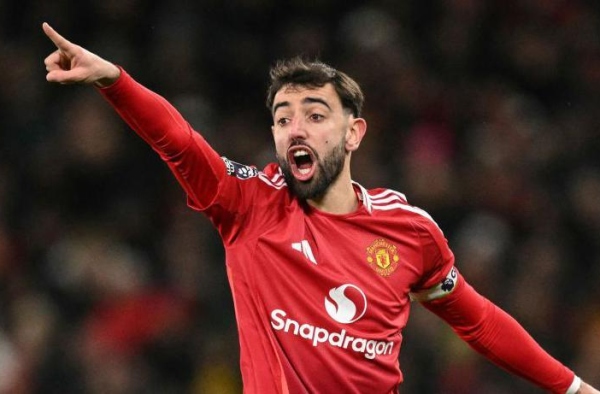 Fernandes hóa tâm điểm trước trận Arsenal