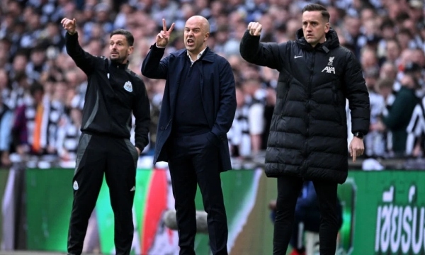 Frank LeBoeuf chỉ trích những sai lầm của Arne Slot, khiến Liverpool mất đi Newcastle