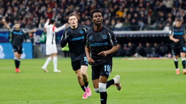 Frankfurt 1-4 Leverkusen: Byrne; Tin nhắn của Alonso