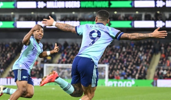 Gabriel Jesus có phải câu trả lời cho hàng công Arsenal?