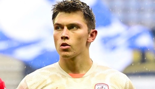Gabriel Slonina trở lại Chelsea