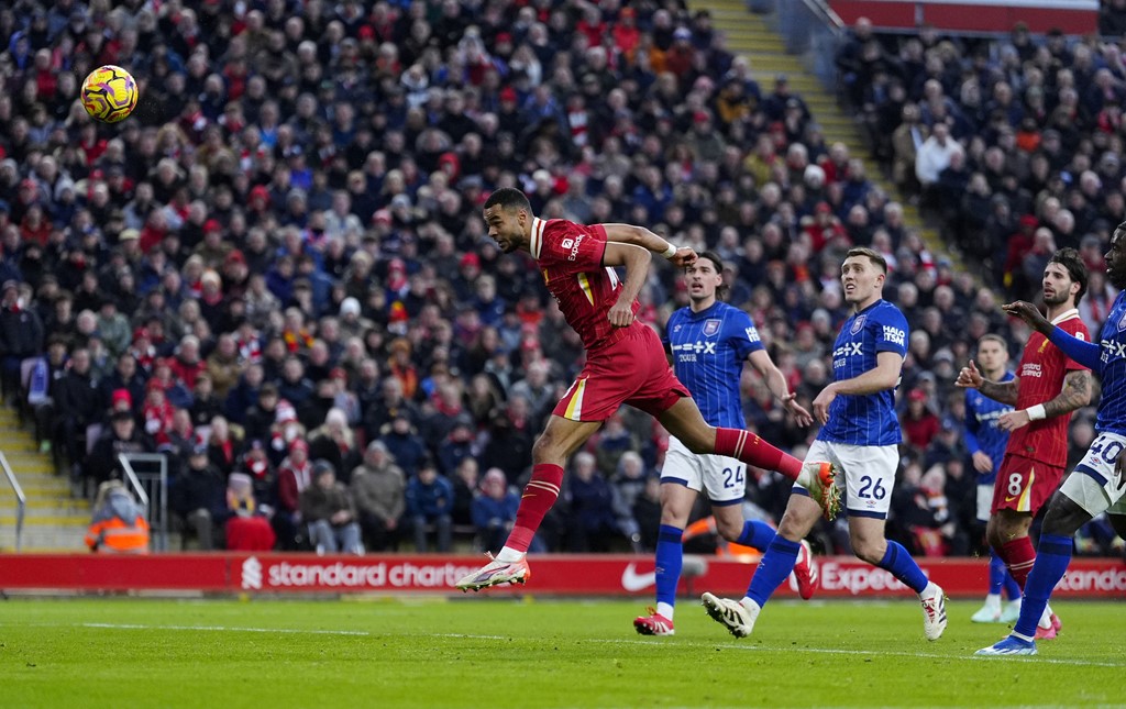 Gakpo lập cú đúp, Liverpool củng cố ngôi đầu
