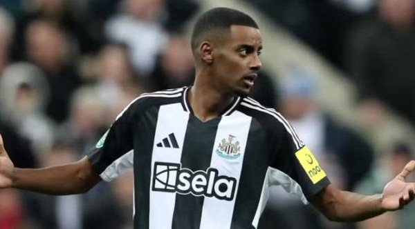 Gặp khó vụ Isak, Liverpool có thể hài lòng với 'sát thủ' lợi hại hơn Nunez ở đội trẻ