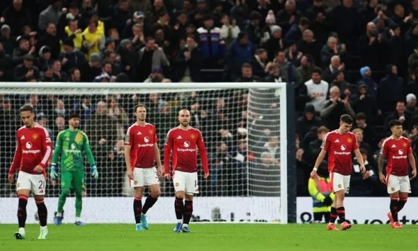Gary Neville chỉ trích Man United, nói rõ điểm yếu chí mạng