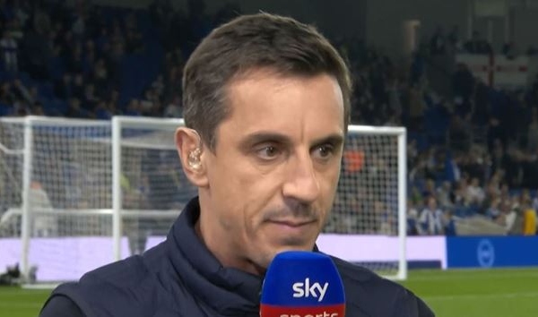 Gary Neville khuyên MU mua lại cầu thủ từng bị Arsenal cho đi miễn phí