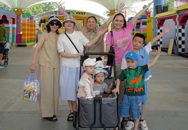 Gia đình Duy Mạnh và Văn Quyết sang Malaysia cổ vũ trận gặp MU