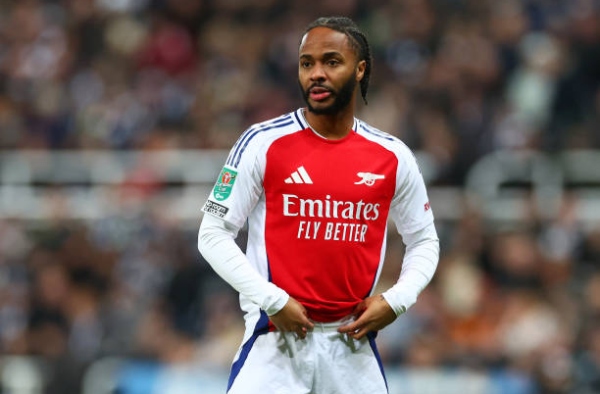 "Gió đảo chiều" ở Arsenal: Thời của Sterling đã đến?