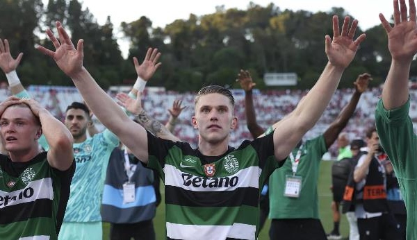 Gyokeres gỡ hòa phút cuối, Sporting thắng Benfica để giành cú đúp danh hiệu