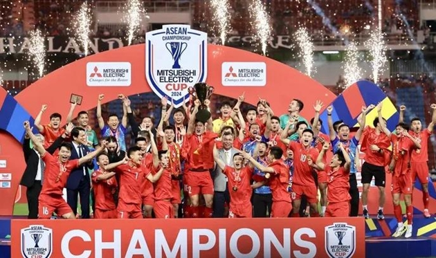Hà Nội thưởng nóng 2 tỷ cho đội tuyển Việt Nam
