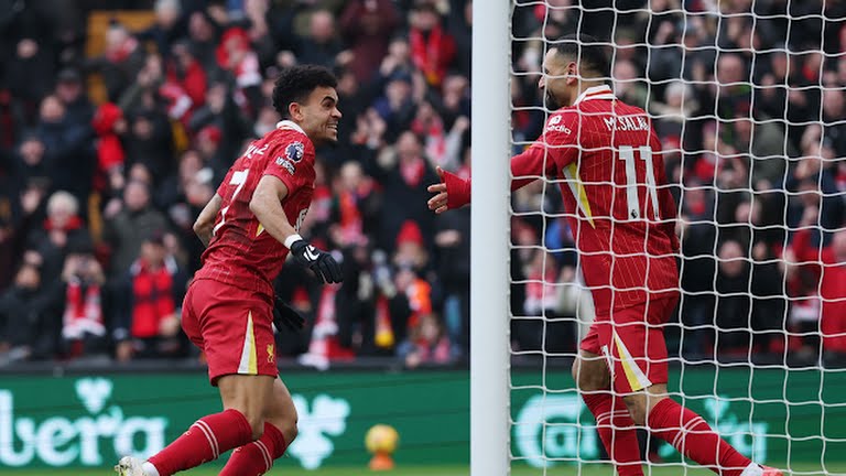 Hạ Wolves, Liverpool lại khiến Arsenal thất vọng trong cuộc đua vô địch EPL