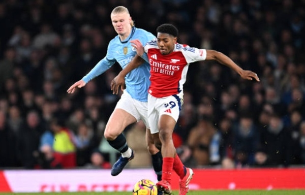 Haaland xấu hổ tột cùng với Arsenal và Lewis-Skelly