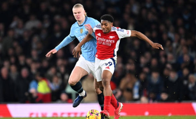 Haaland xấu hổ tột cùng với Arsenal và Lewis-Skelly