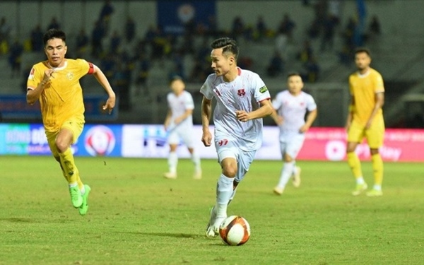 Hải Phòng thua 0-1, chỉ còn hơn vị trí play-off trụ hạng 1 điểm