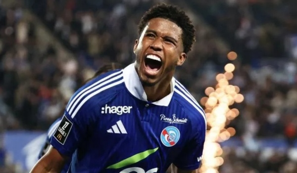Hàng tiền vệ Chelsea: Chờ đợi làn gió mới từ Andrey Santos