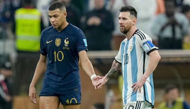 Hành động tinh tế của Messi khiến Mbappe kính nể