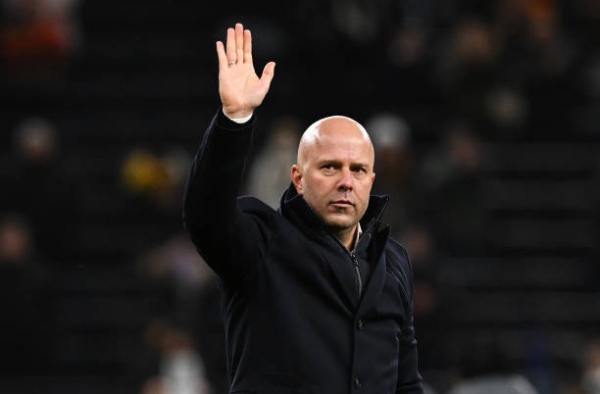 Hủy diệt Tottenham, Arne Slot "xát muối" vào vết thương của MU