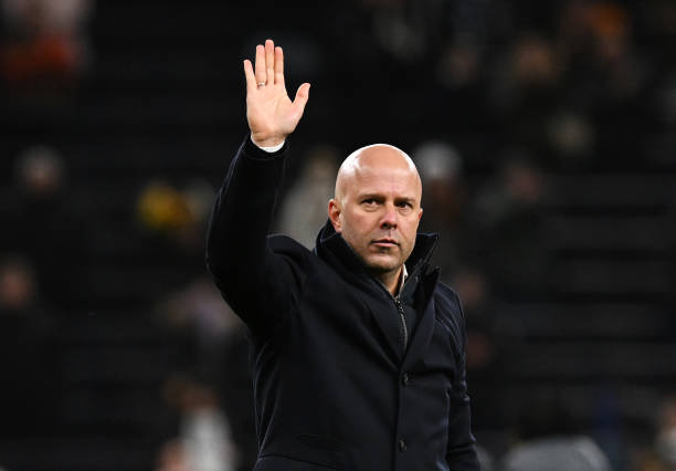 Hủy diệt Tottenham, Arne Slot "xát muối" vào vết thương của MU