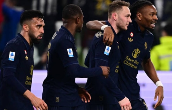 Hiệp hai tỏa sáng, Juve giữ suất trong top 4